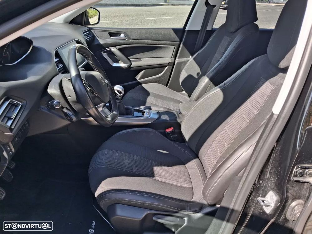 Peugeot 308 SW 1.2 PureTech Allure Pack - 10
