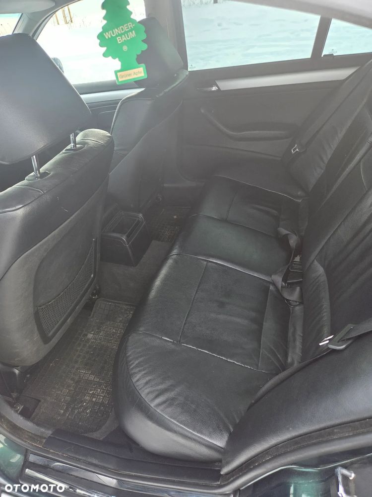 BMW Seria 3 330d - 23