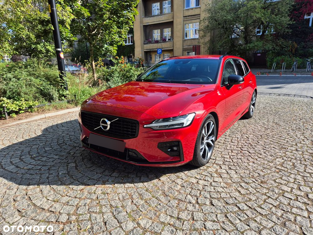 Volvo V60 B3 B R-Design - 4