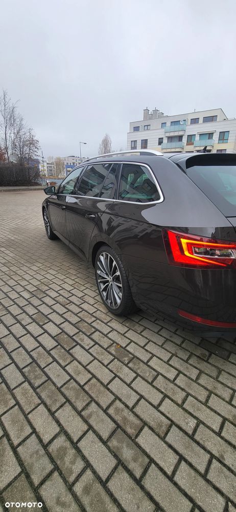 Skoda Superb 2.0 TDI L&K DSG - 11
