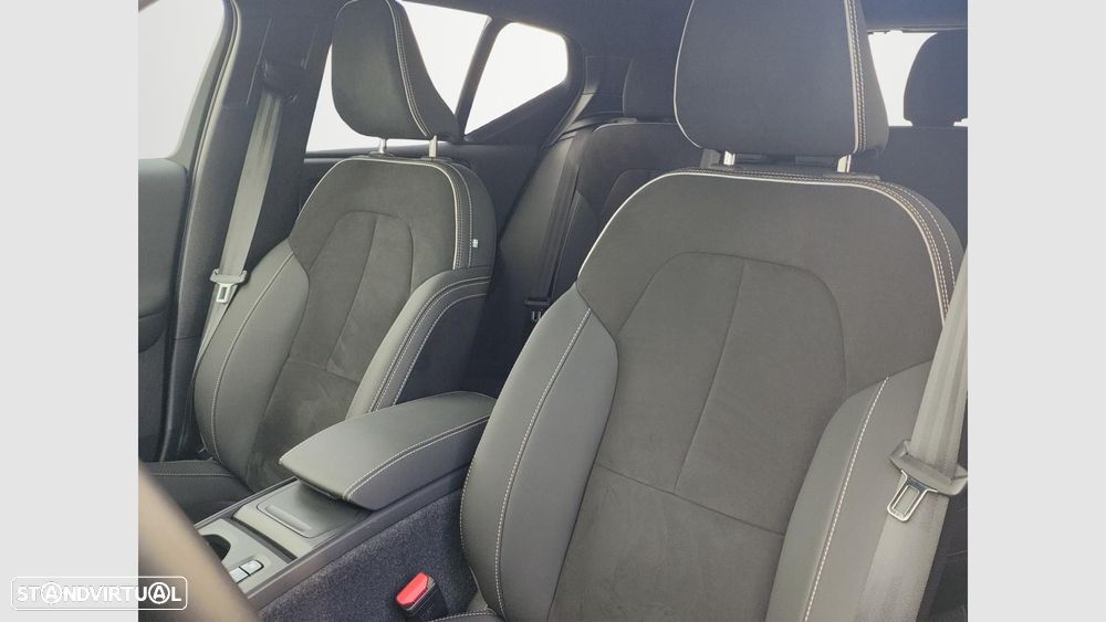 Volvo XC 40 2.0 B3 Core - 11