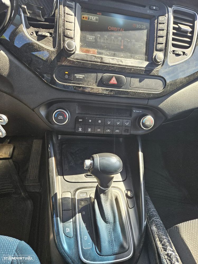 Kia Carens 1.7 CRDi ISG TX Aut. - 8
