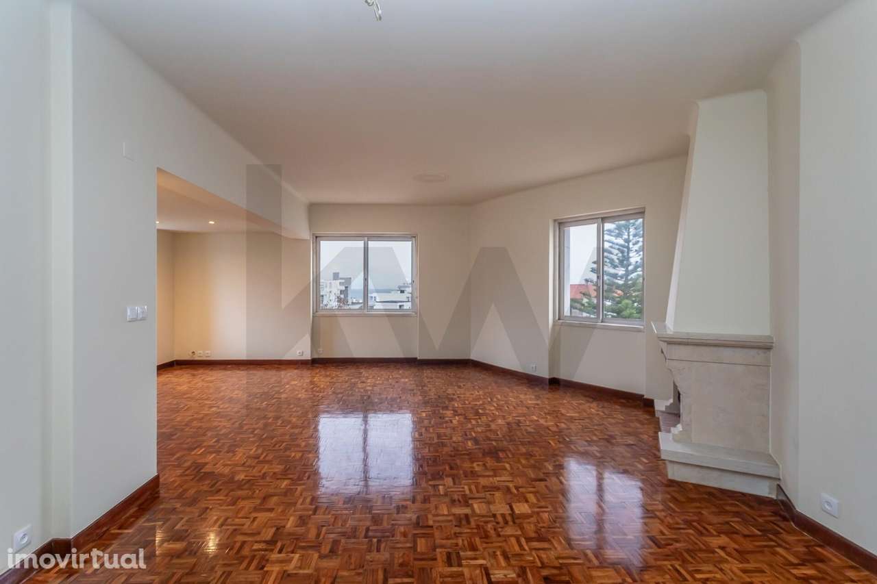 ARRENDA | T2+1  em Paço de Arcos  | Remodelado | luz, espaço e vista m - Grande imagem: 2/46