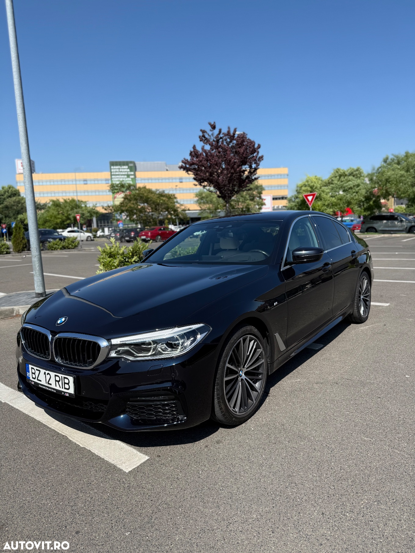 BMW Seria 5 520d xDrive AT - 9