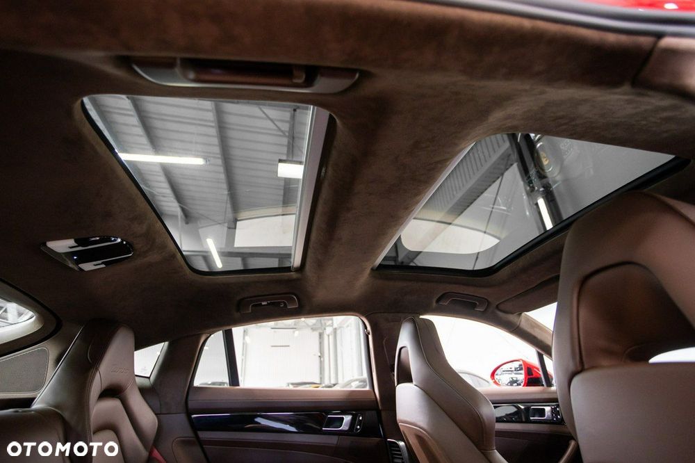 Porsche Panamera Turbo - 24