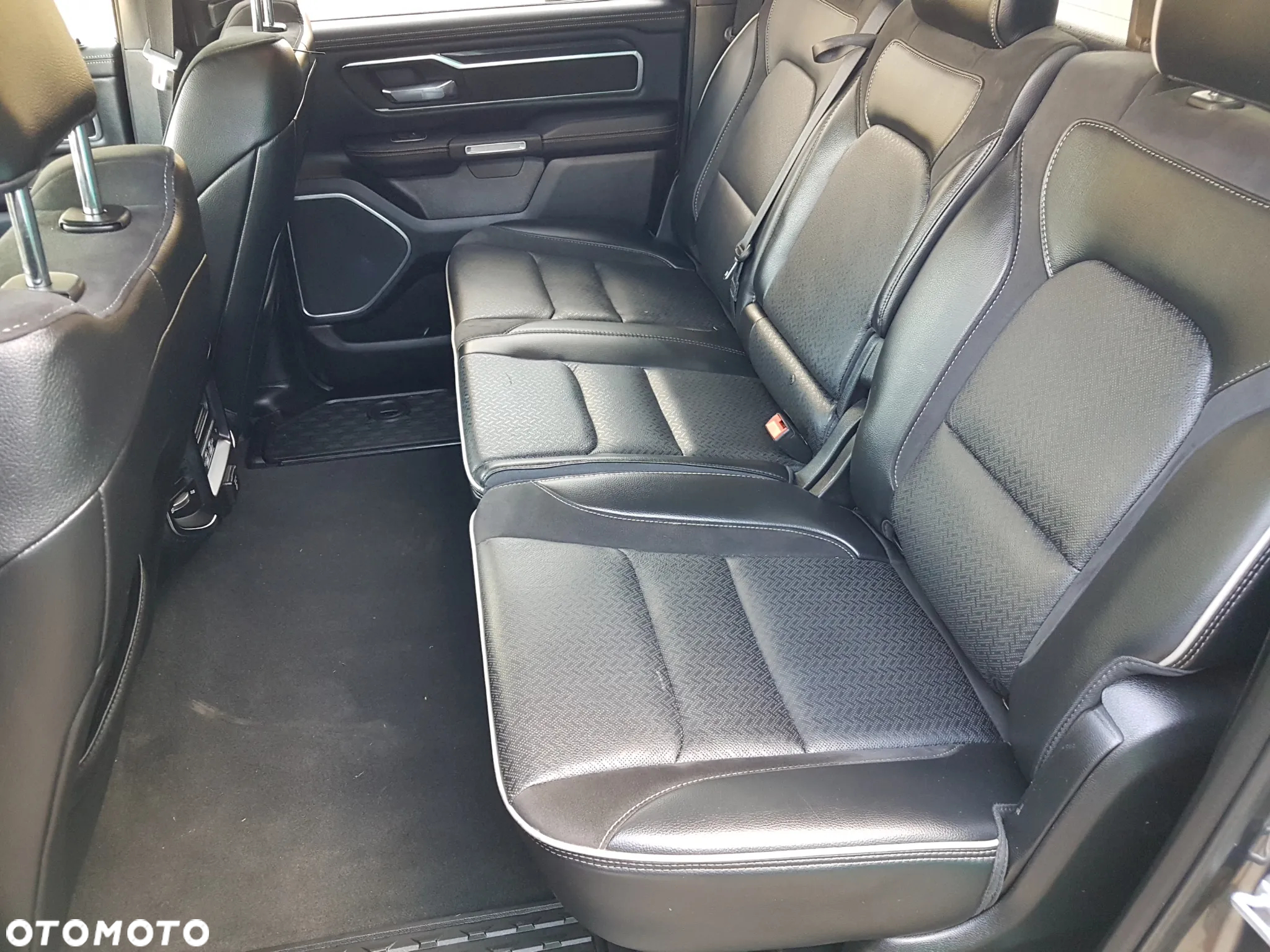 Dodge RAM 1500 5.7 4x4 - 12