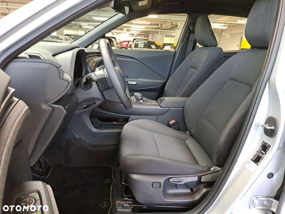 Lexus LBX 1.5 Hybrid - 11
