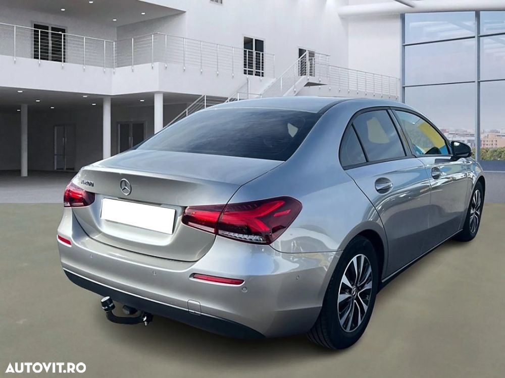 Mercedes-Benz A 200 7G-DCT - 3