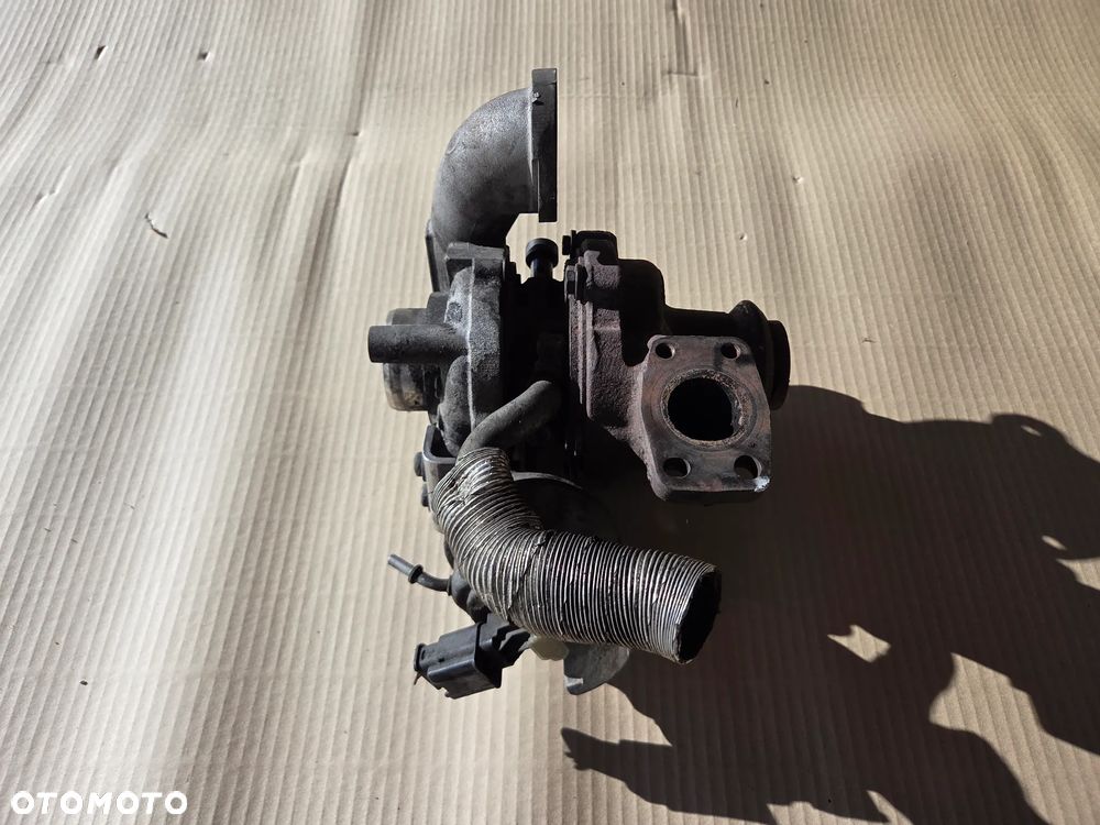Turbosprężarka turbina 1.6 BLUE HDI  Citroen Peugeot - 1