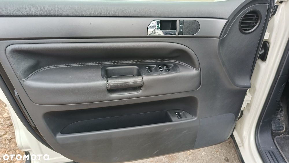 Volkswagen Touareg - 22