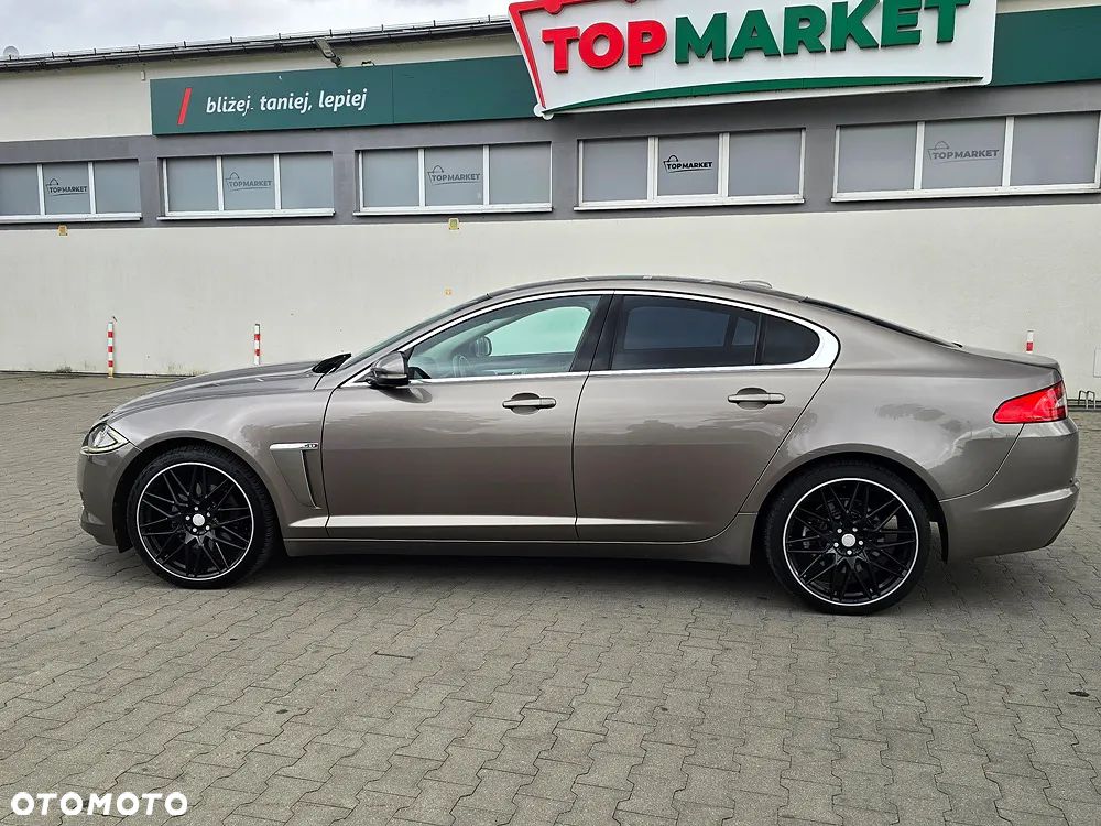 Jaguar XF 2.2 D Premium Luxury - 7