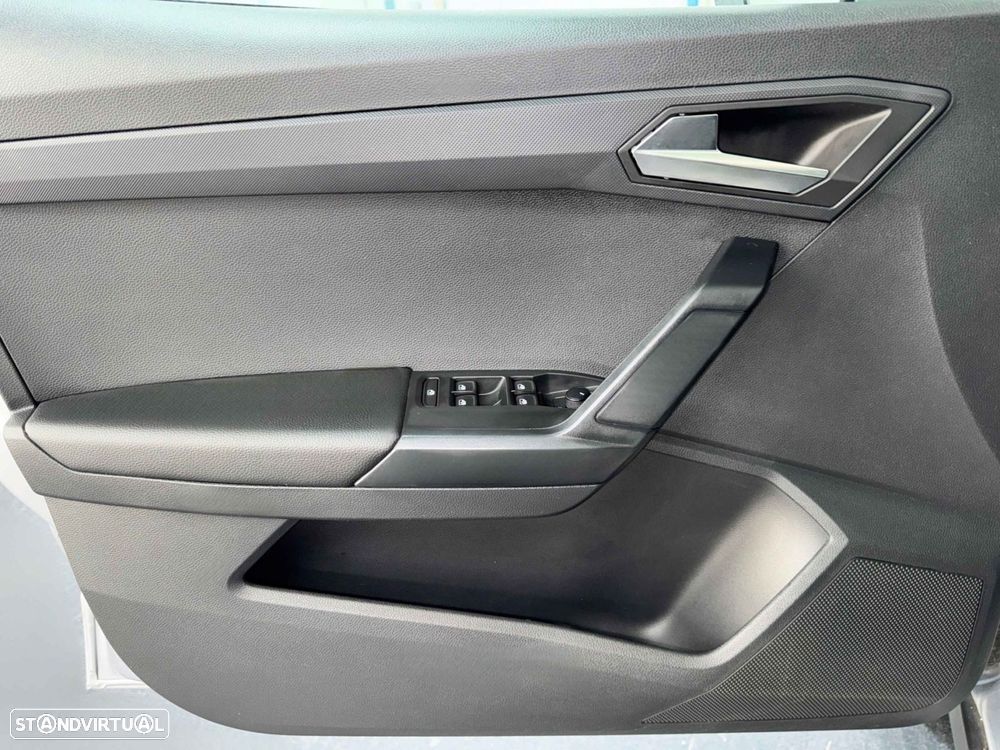SEAT Arona 1.0 TSI Style DSG — fotografia 12