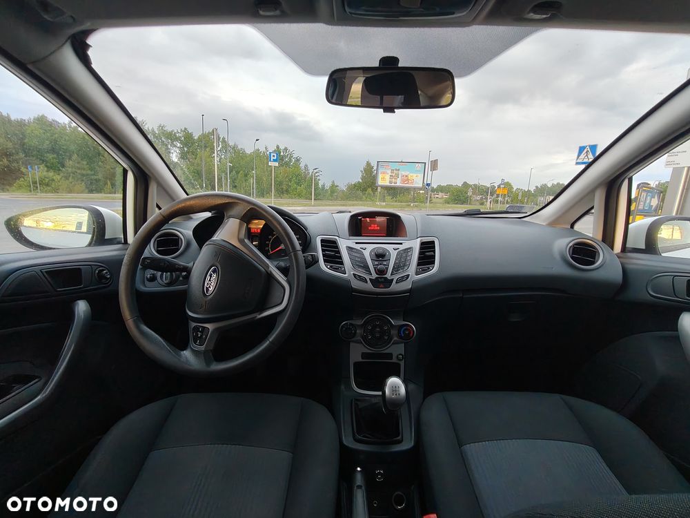Ford Fiesta 1.4 TDCi Ambiente - 17