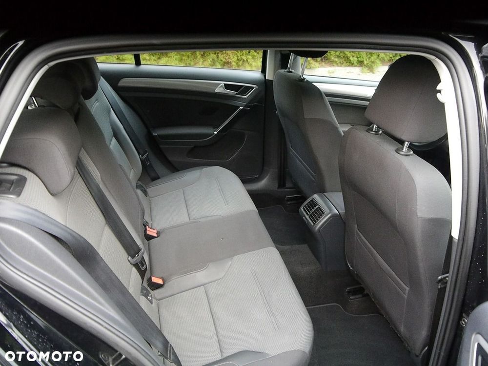 Volkswagen Golf 1.6 TDI BlueMotion Comfortline - 25