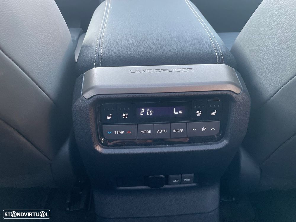 Toyota Land Cruiser 2.8 D-4D T/A - 24