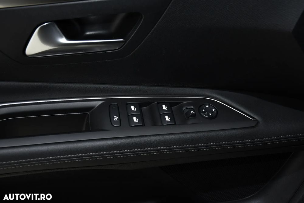 Peugeot 3008 PureTech 130 Stop & Start EAT6 Allure - 23