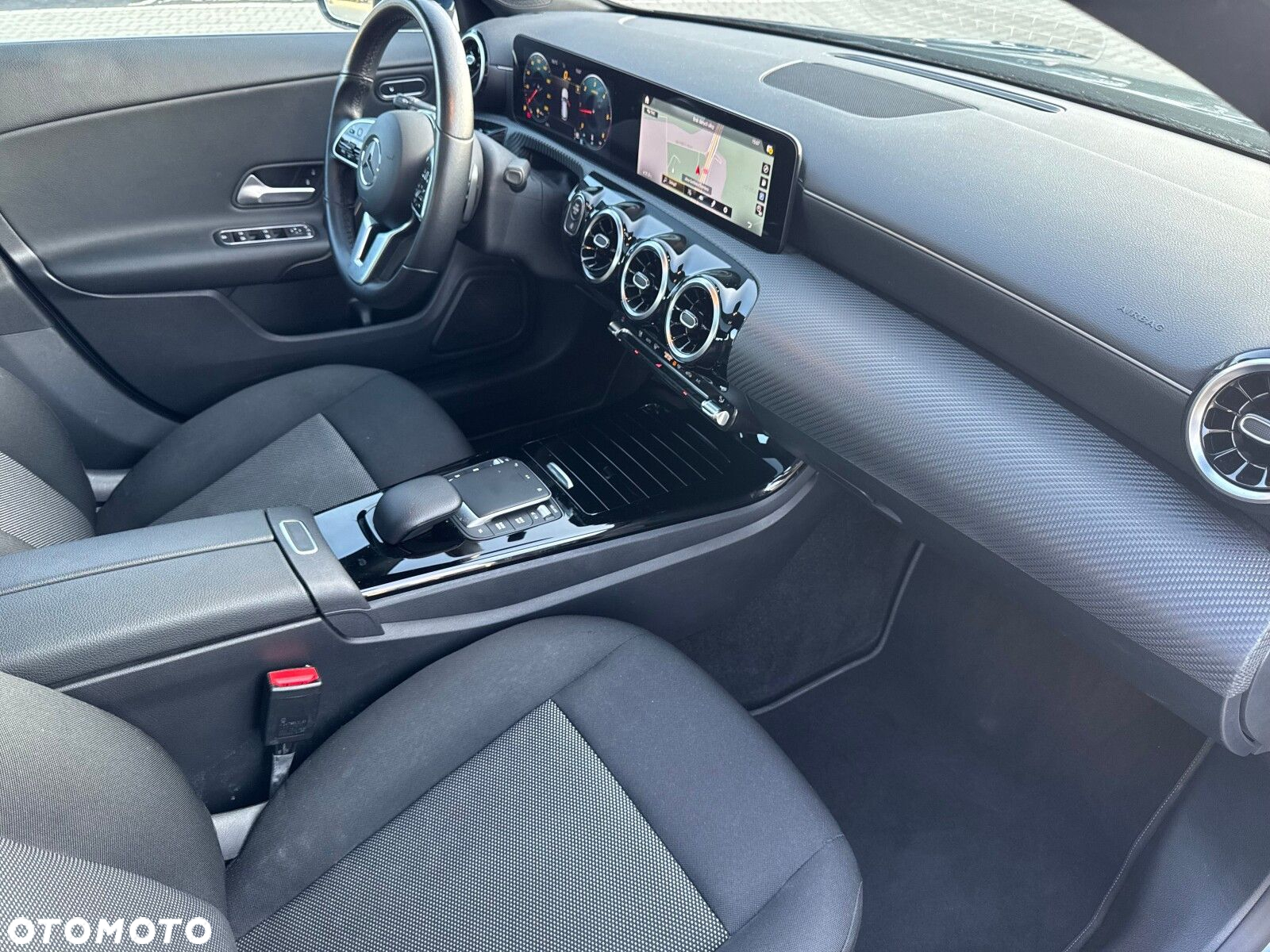 Mercedes-Benz CLA 180 d Progressive 8G-DCT - 21