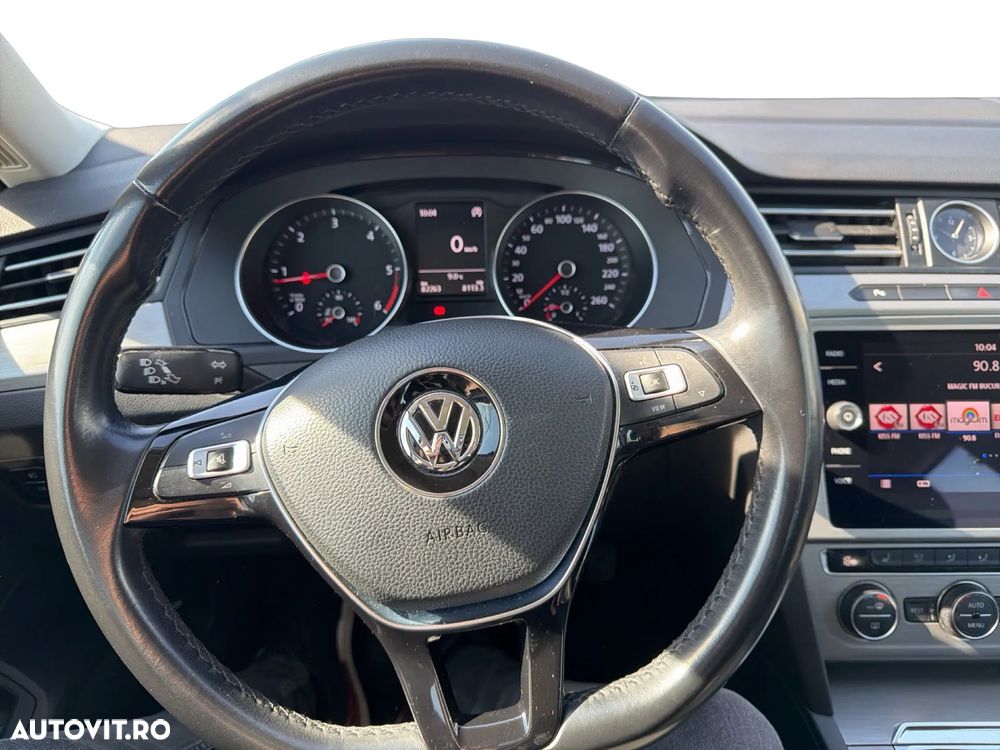 Volkswagen Passat 2.0 TDI Advance - 14