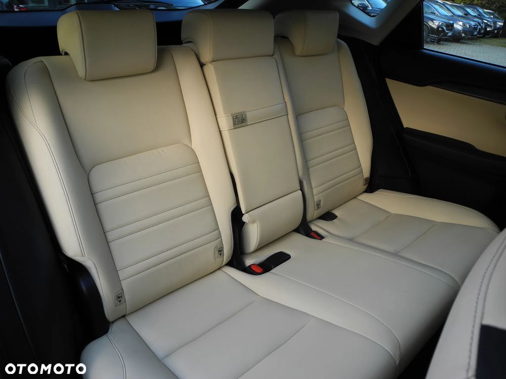 Lexus NX 300h Prestige AWD - 17