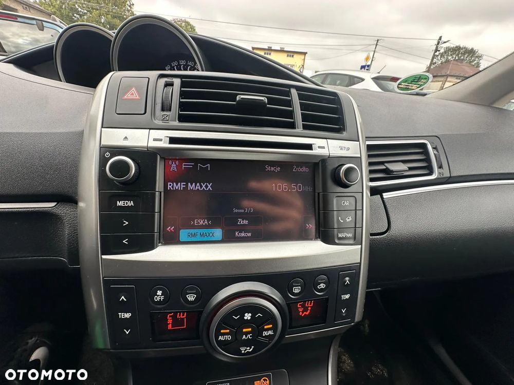 Toyota Verso 1.8 5-Sitzer Executive - 12