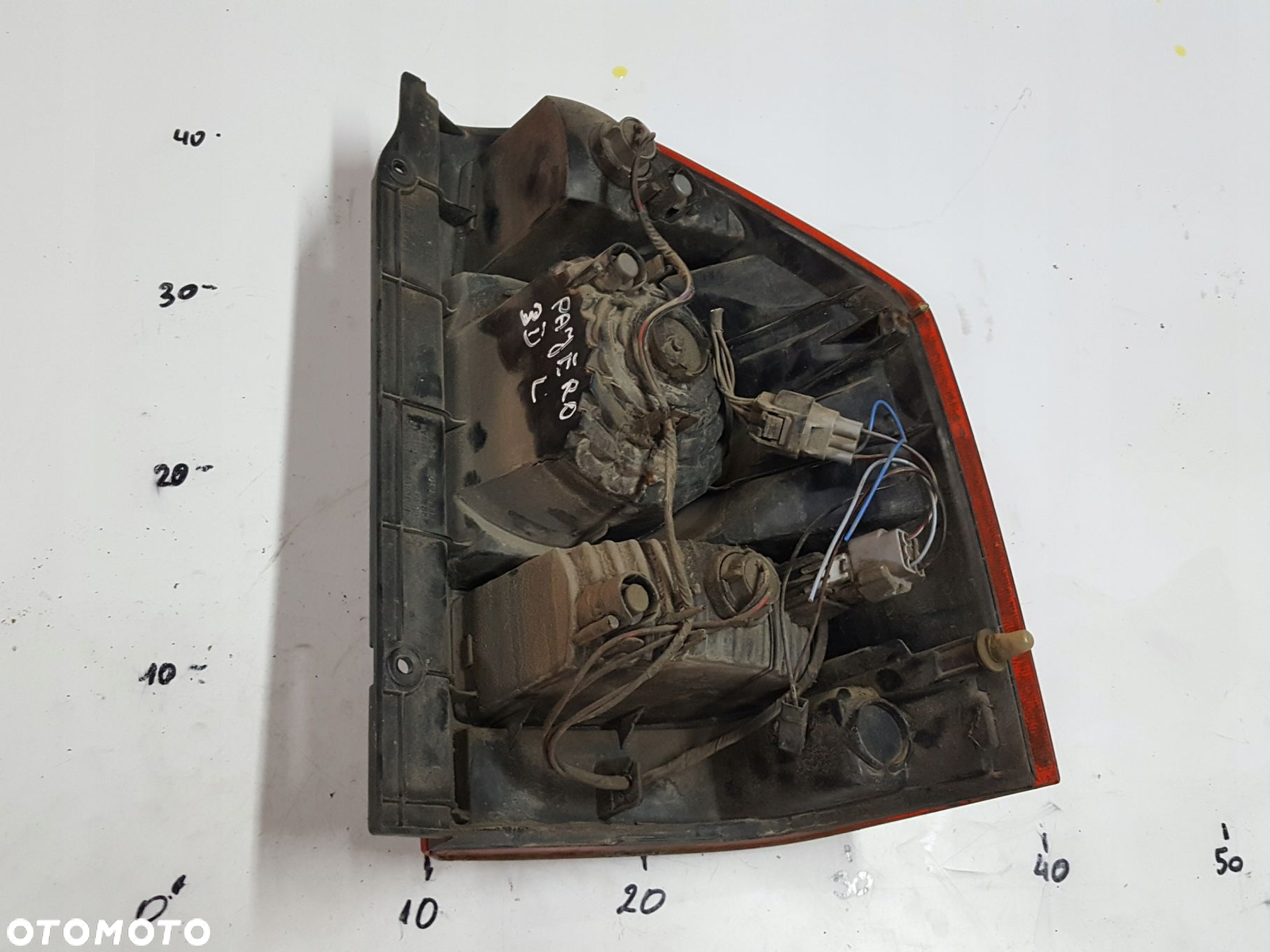 MITSUBISHI PAJERO III LIFT 03-06r LAMPA LEWA TYŁ 3D - 3
