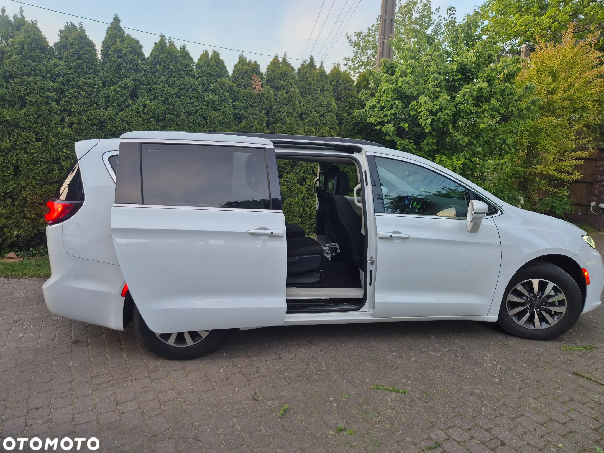 Chrysler Pacifica - 37