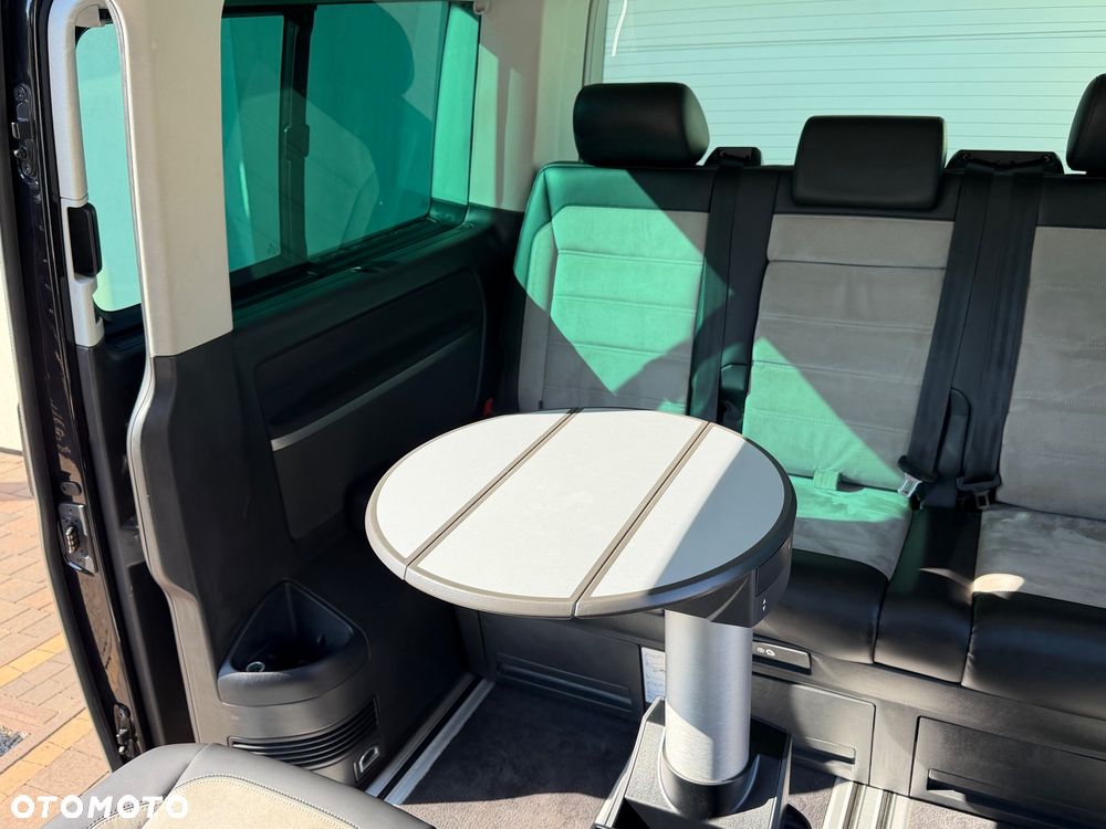 Volkswagen Multivan - 26