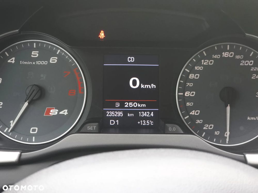 Audi S4 Avant S tronic - 13