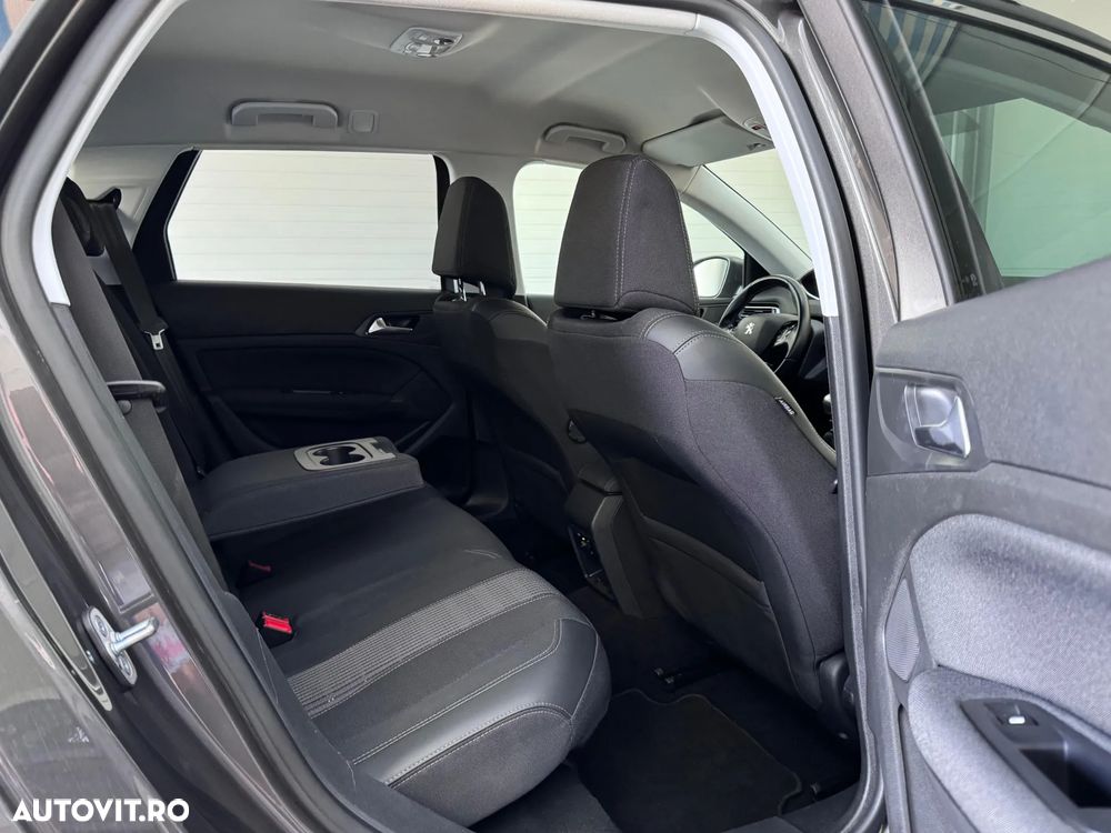 Peugeot 308 1.2 L PureTech Turbo S&S Allure Pack - 8