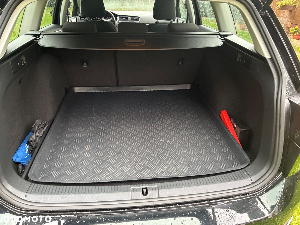 Volkswagen Golf - 11