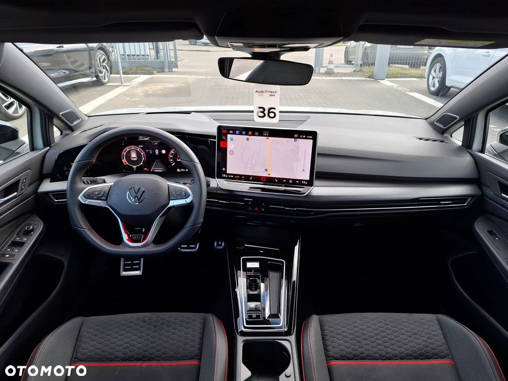 Volkswagen Golf - 6