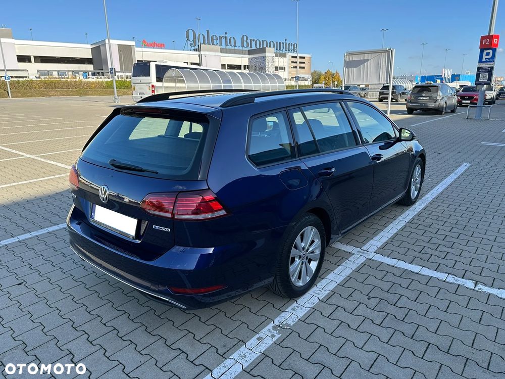 Volkswagen Golf - 5