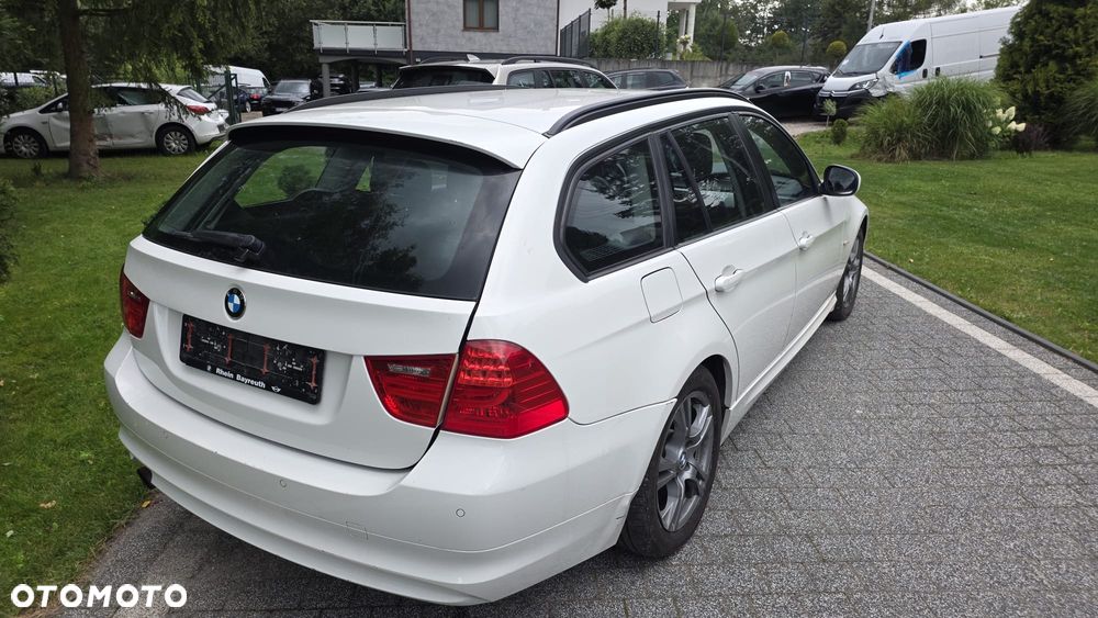 BMW Seria 3 318d DPF Edition Lifestyle - 22