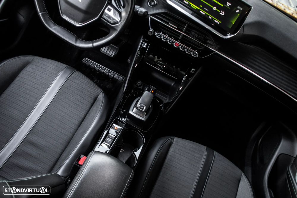 Peugeot 2008 1.5 BlueHDi Allure EAT8 - 36