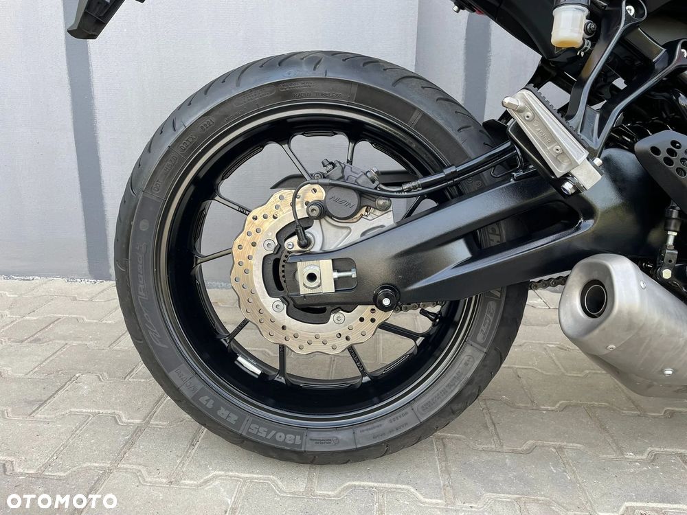 Yamaha MT - 12