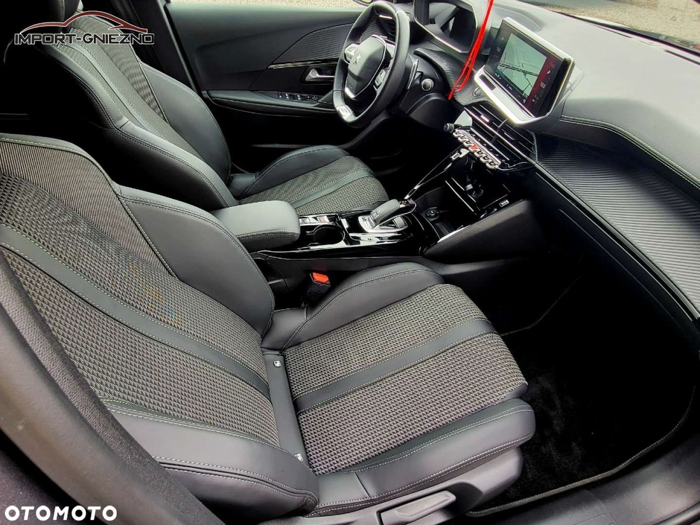 Peugeot 208 - 7