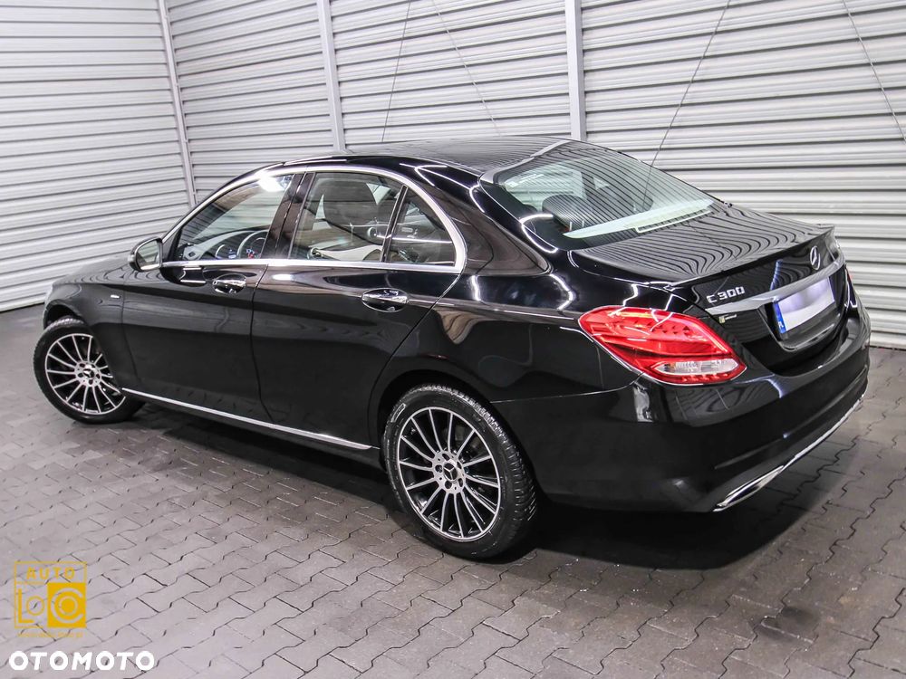 Mercedes-Benz Klasa C 300 9G-TRONIC AMG Line - 4