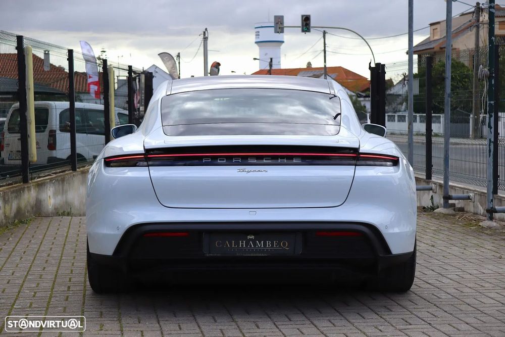 Porsche Taycan 4S - 13