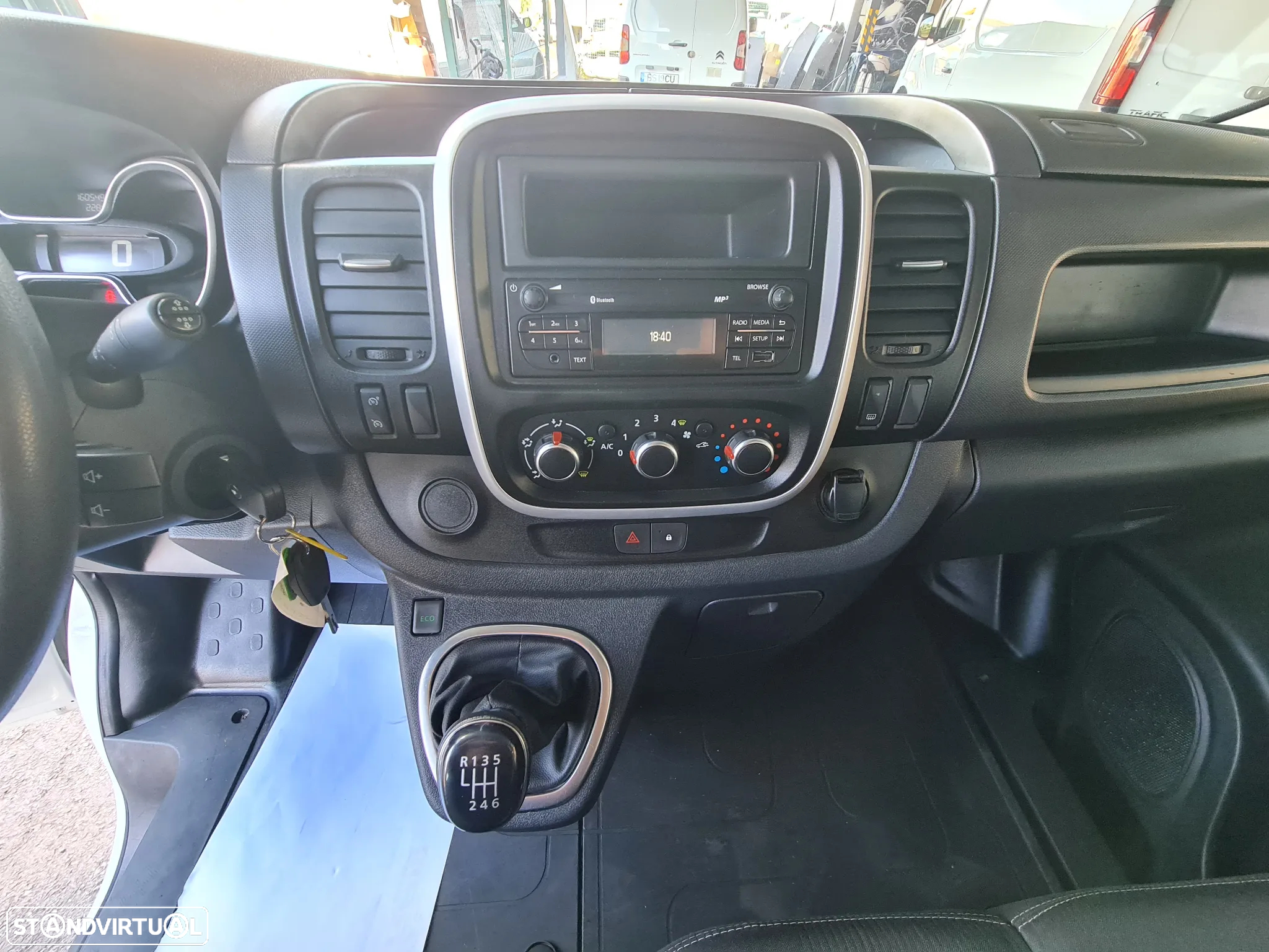 Renault TRAFIC 2.0 Dci 120CV * 6 Lug /Bluetooth/ AC/ IVA DEDUTÍVEL * - 18