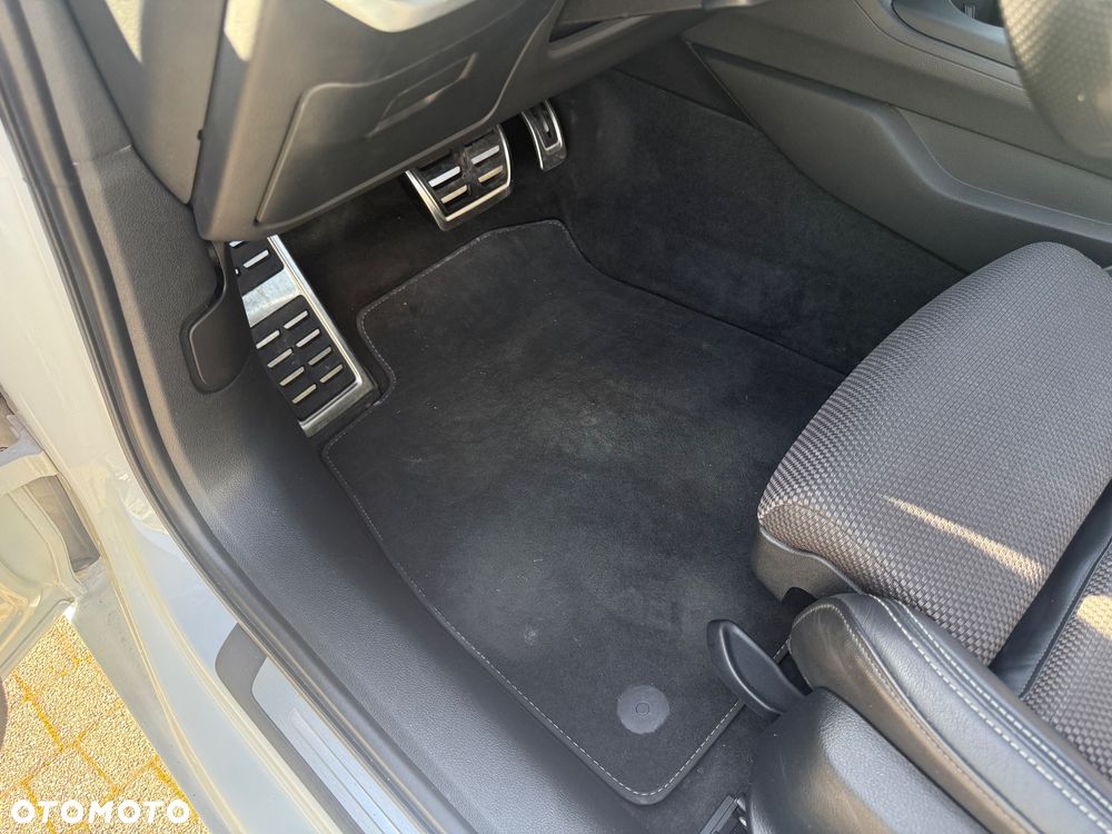 Audi A4 Limousine 2.0 TDI Quattro Sport S tronic - 16