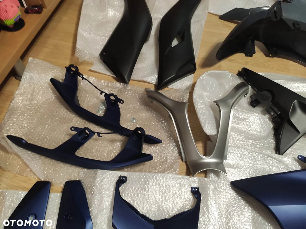 EU Osłona Owiewka Nosek Bok Zadupek Yamaha X-MAX 125 300 400 18- części - 6