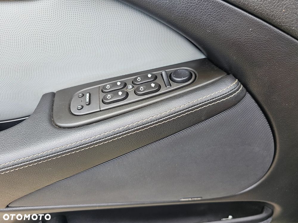 Jaguar S-Type - 23