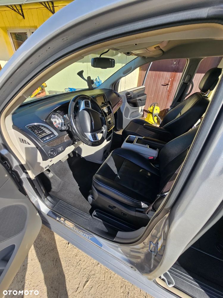 Chrysler Town & Country 3.6 Touring - 29