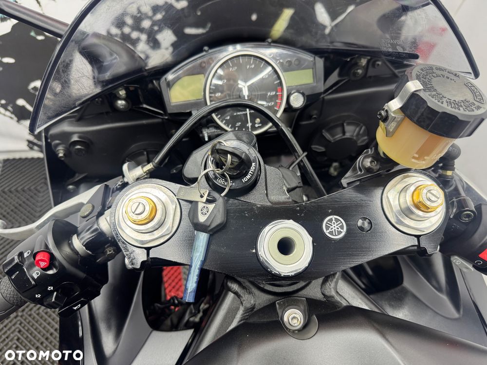 Yamaha R6 - 25