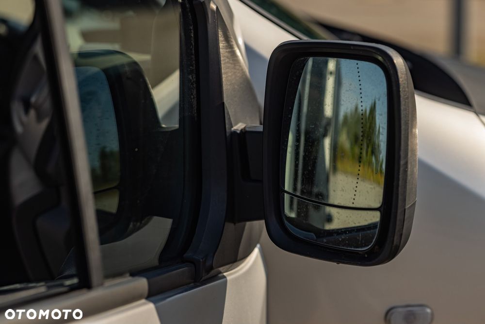 Renault Trafic - 25
