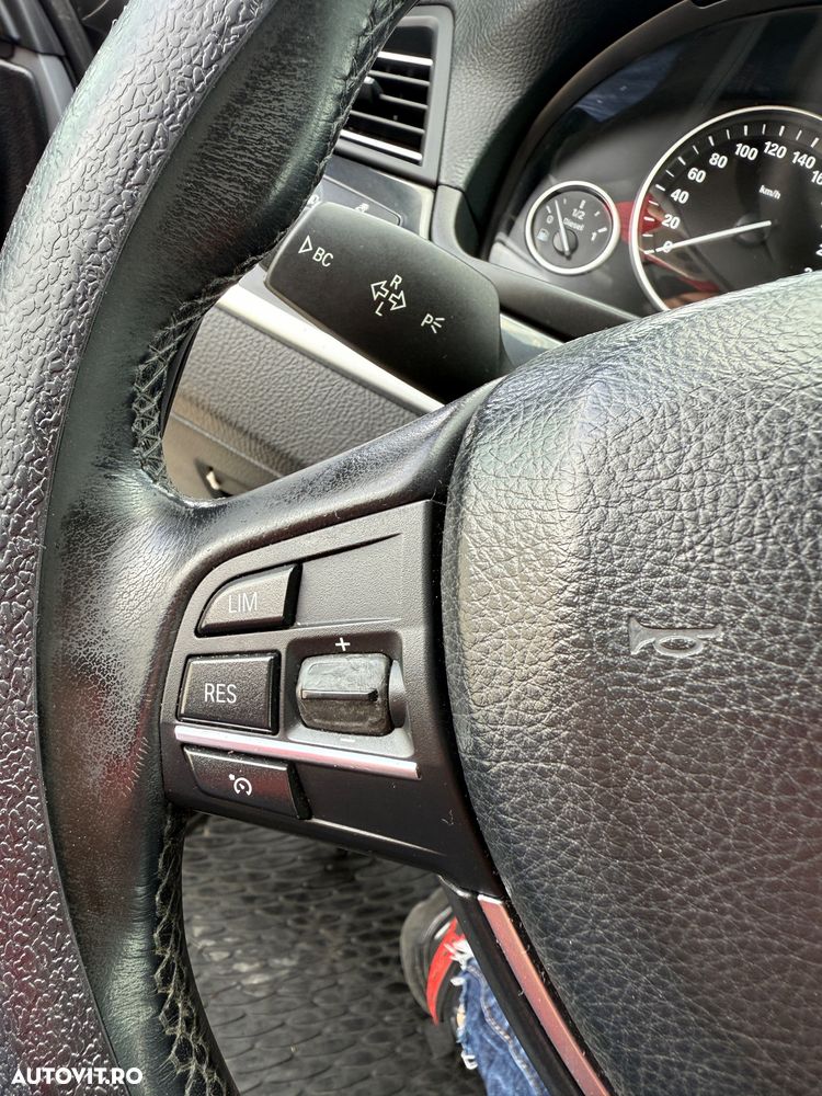 BMW Seria 5 520d - 14