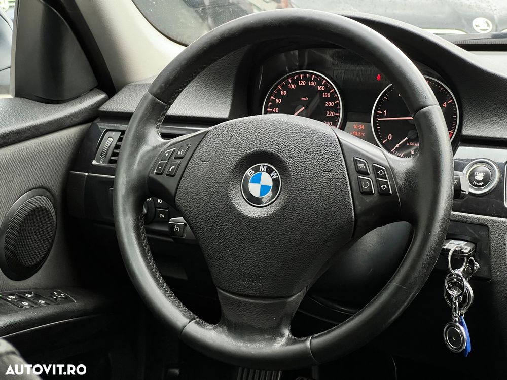 BMW Seria 3 318d DPF Touring Edition Lifestyle - 4