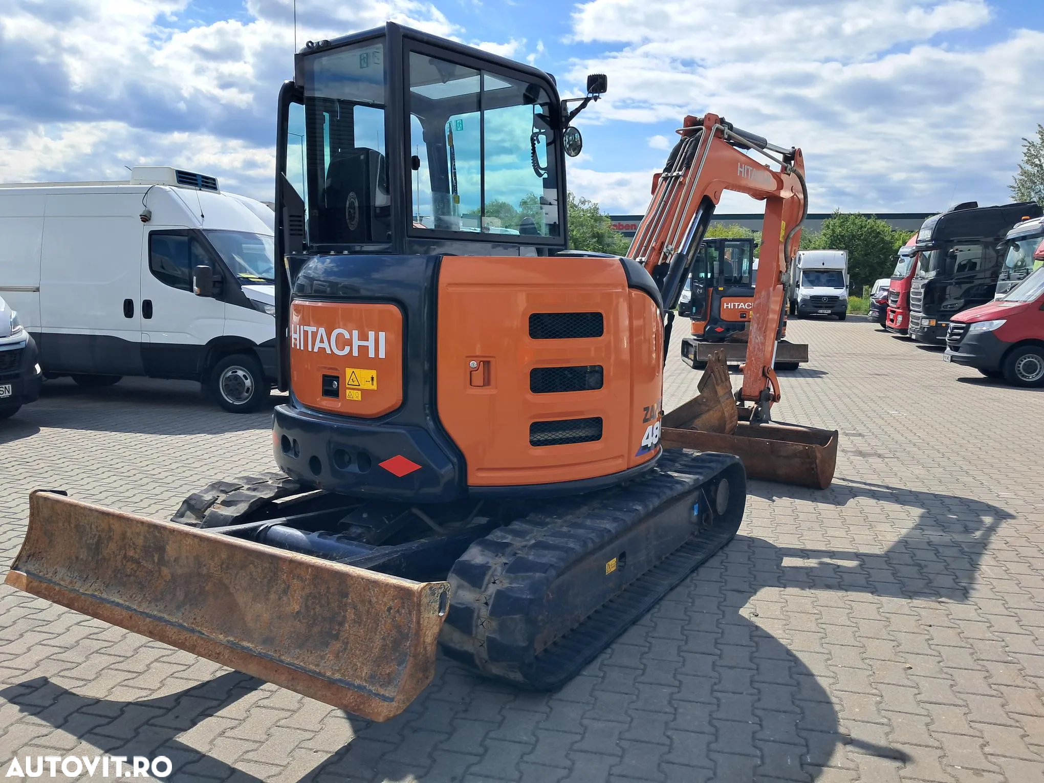 Hitachi ZX48U-6 ZAXIS 48U DOUA CUPE SI LAMA TIP BULDOZER - 3
