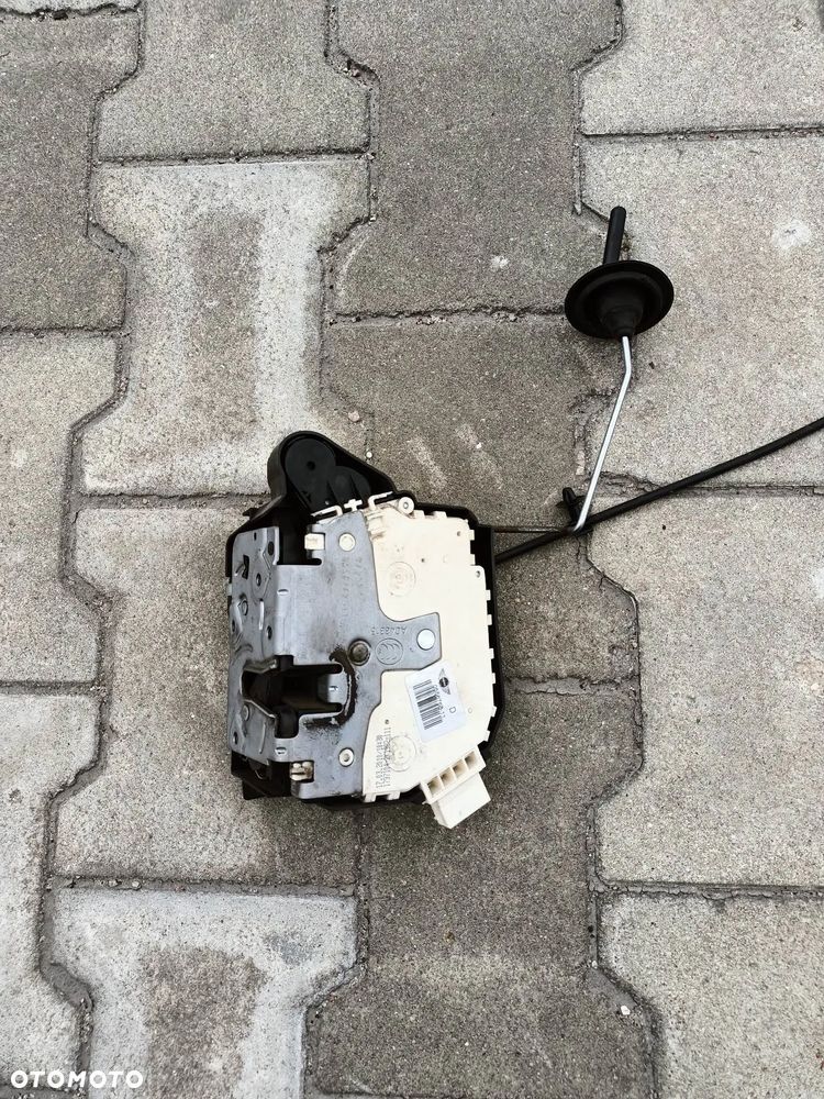 Zamek drzwi lewy przód przedni Mini R50 R52 R53 Europa