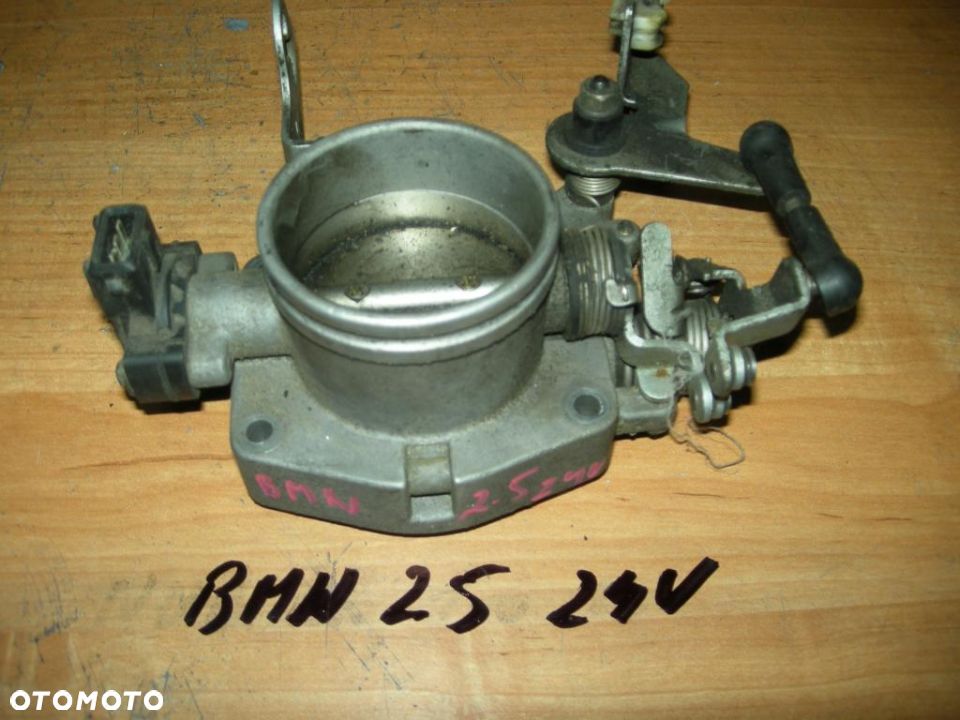 PRZEPUSTNICA BMW 2.5 24V - 1